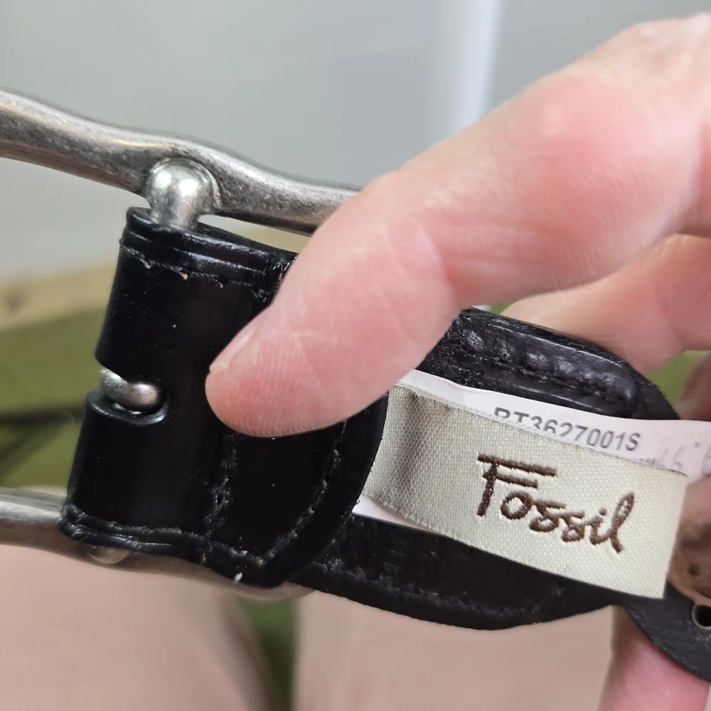 Vtg Fossil black leather cut out studded belt